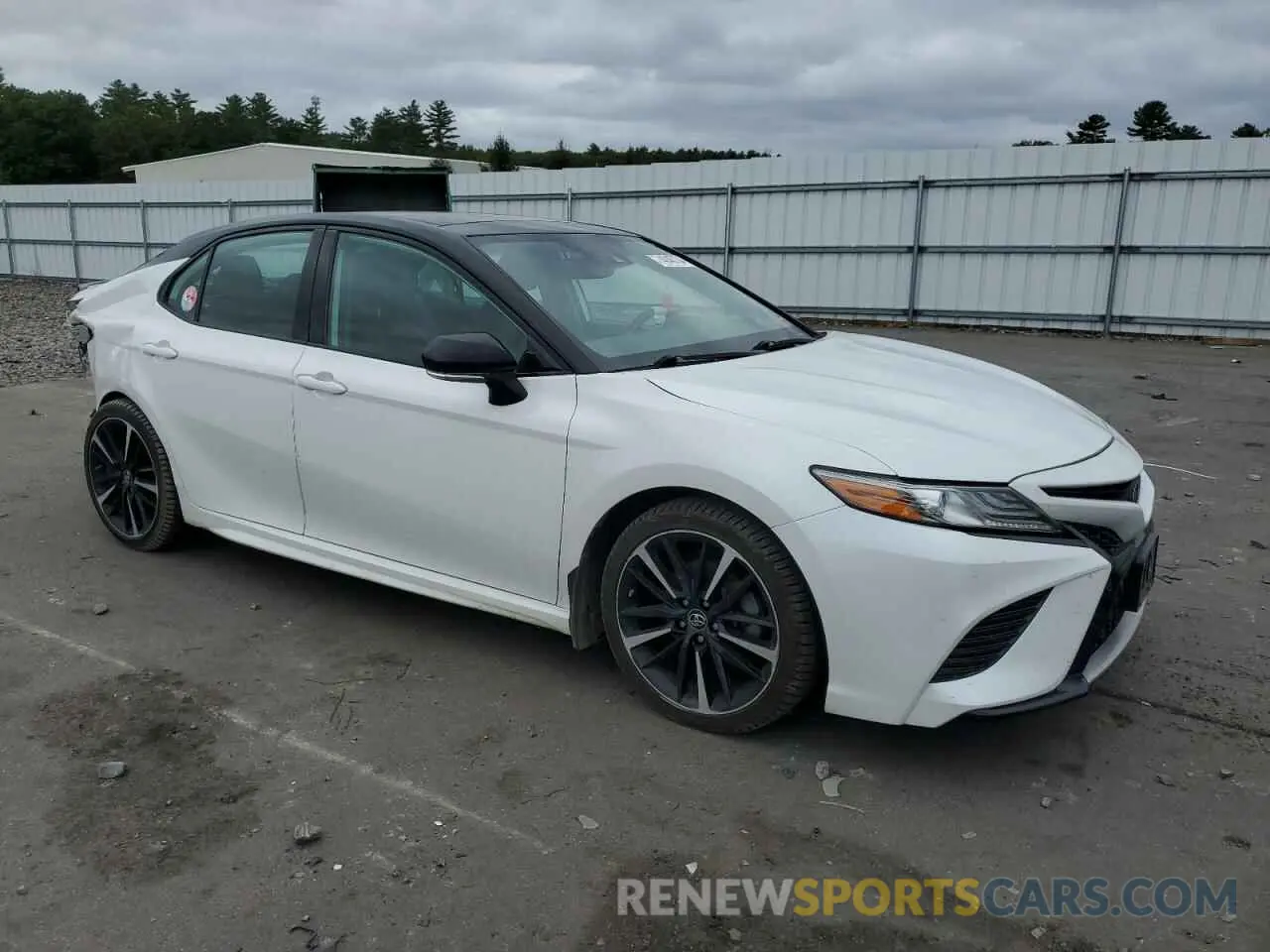 4 Photograph of a damaged car 4T1B61HK9KU207075 TOYOTA CAMRY 2019