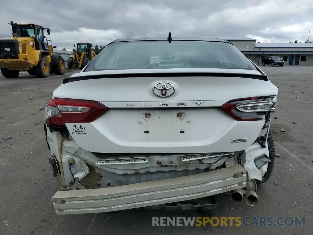 6 Photograph of a damaged car 4T1B61HK9KU207075 TOYOTA CAMRY 2019