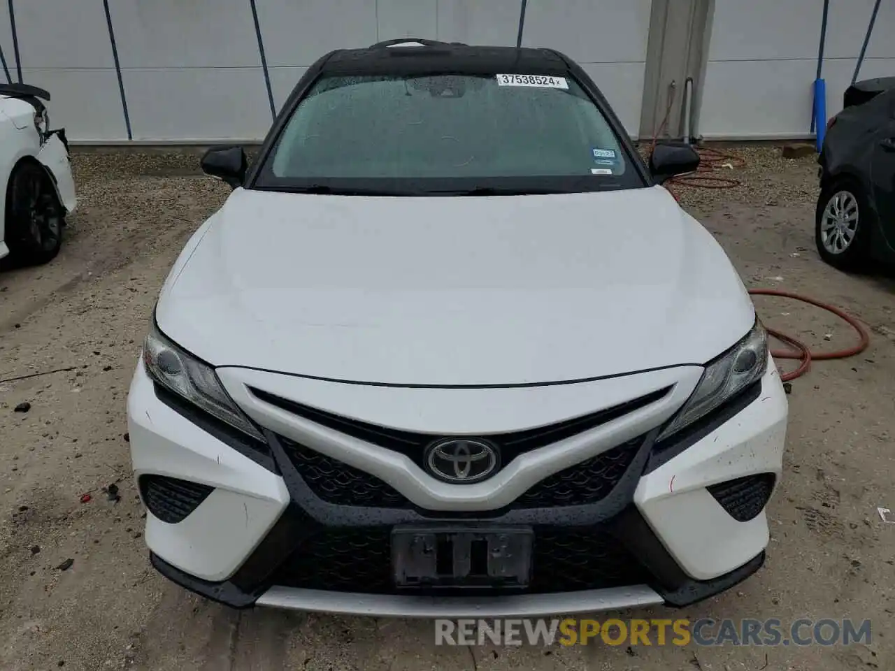 5 Photograph of a damaged car 4T1B61HK9KU228637 TOYOTA CAMRY 2019