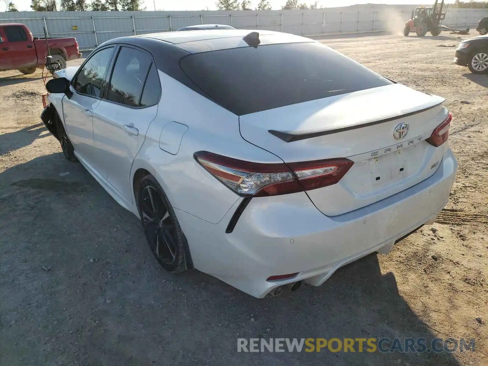 3 Photograph of a damaged car 4T1B61HK9KU253876 TOYOTA CAMRY 2019