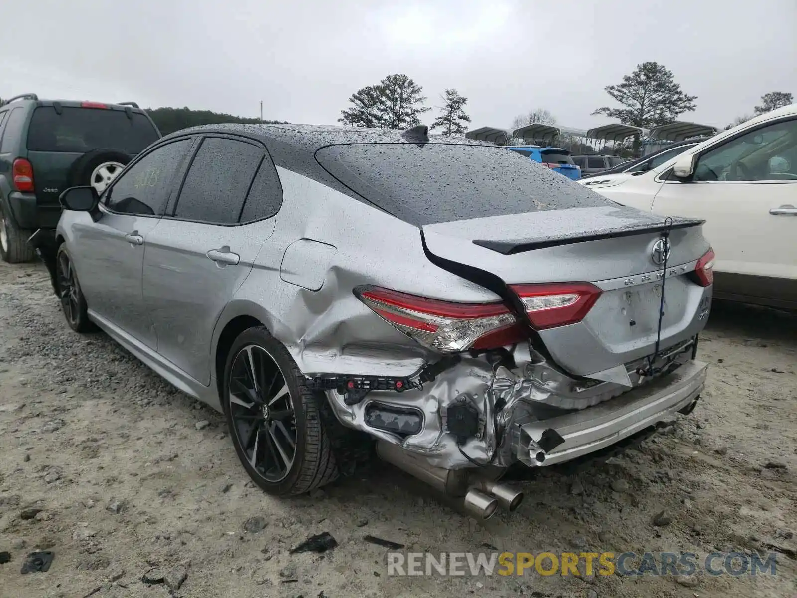 3 Photograph of a damaged car 4T1B61HK9KU254946 TOYOTA CAMRY 2019