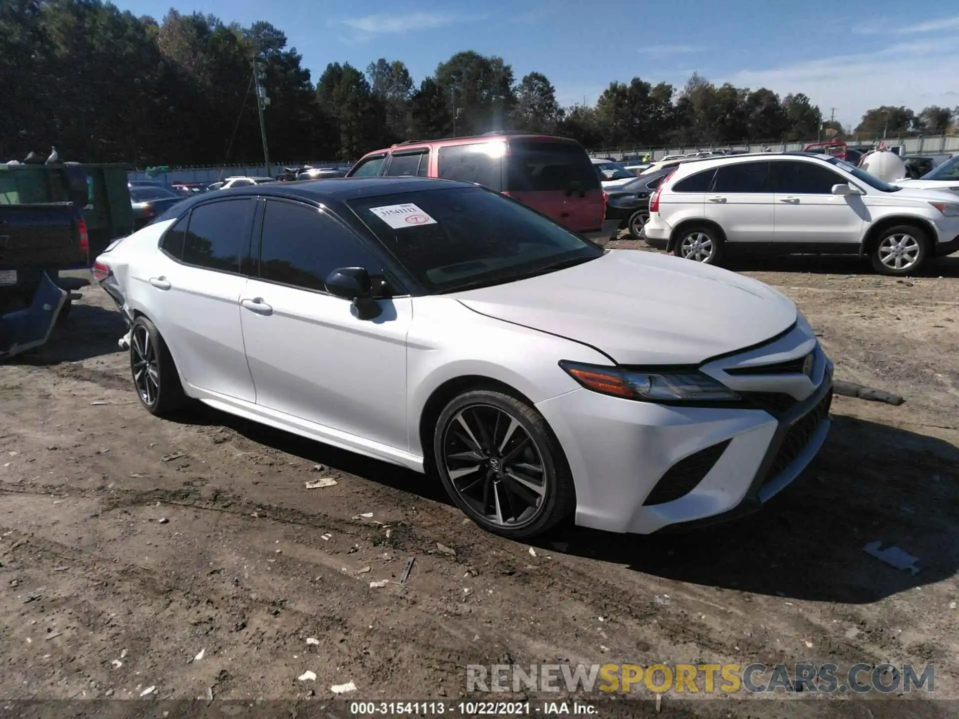 1 Photograph of a damaged car 4T1B61HK9KU258690 TOYOTA CAMRY 2019