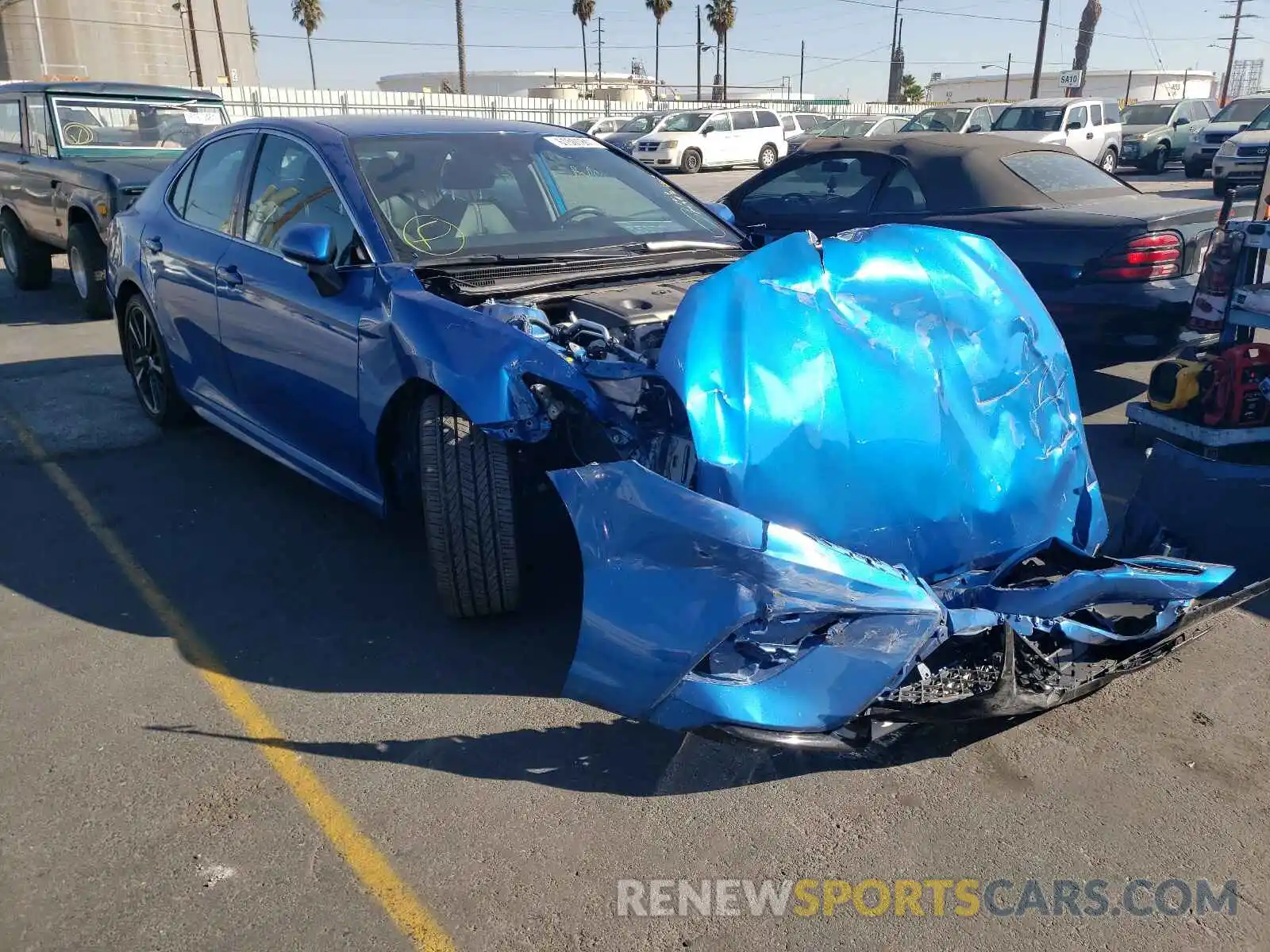 1 Photograph of a damaged car 4T1B61HK9KU262545 TOYOTA CAMRY 2019