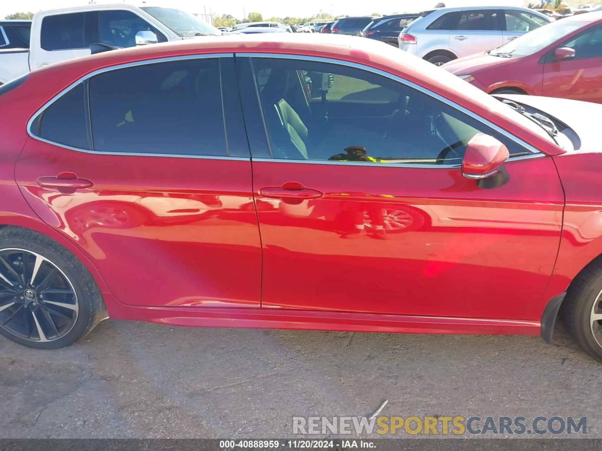 12 Photograph of a damaged car 4T1B61HK9KU275585 TOYOTA CAMRY 2019