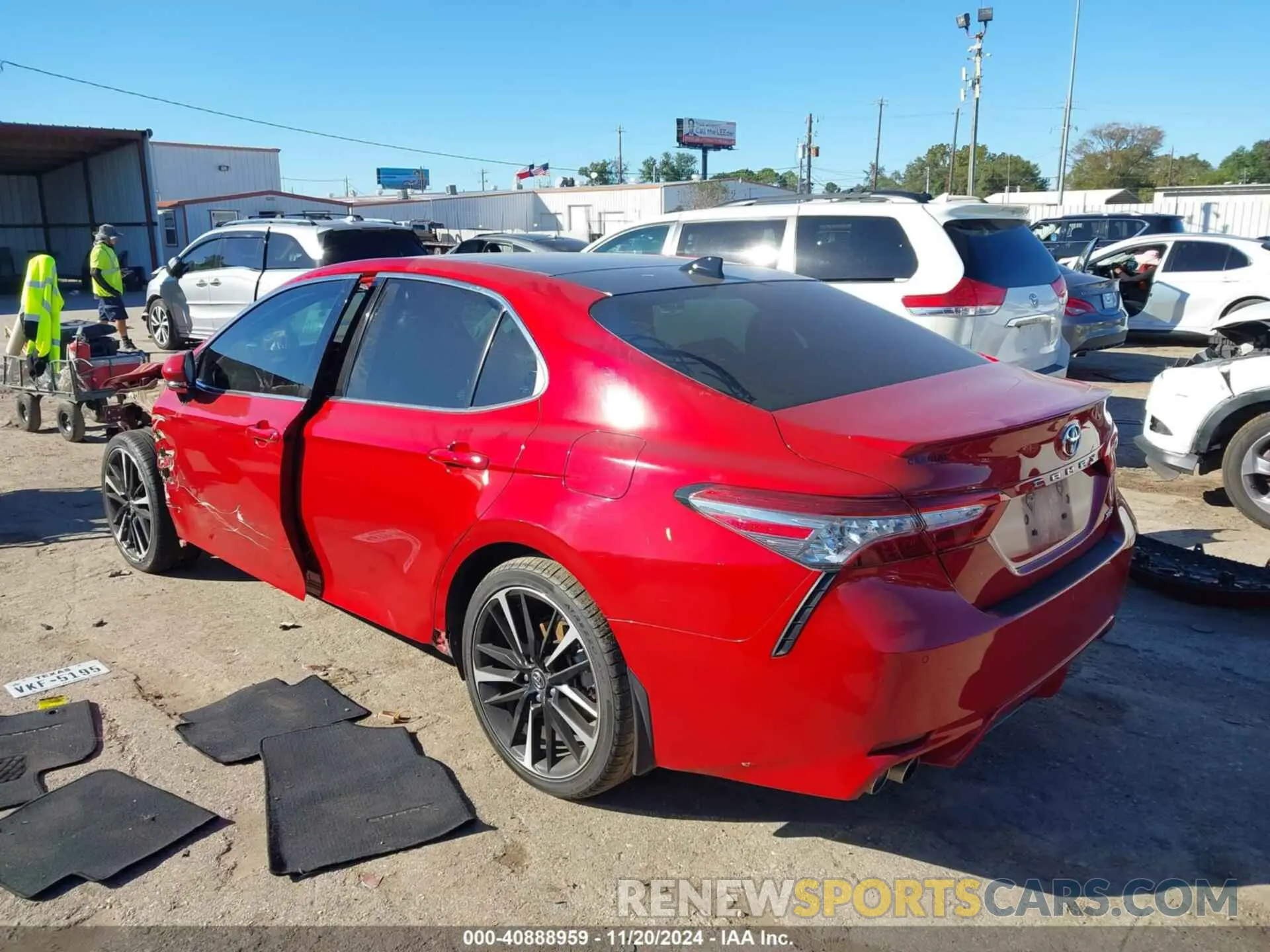 3 Photograph of a damaged car 4T1B61HK9KU275585 TOYOTA CAMRY 2019