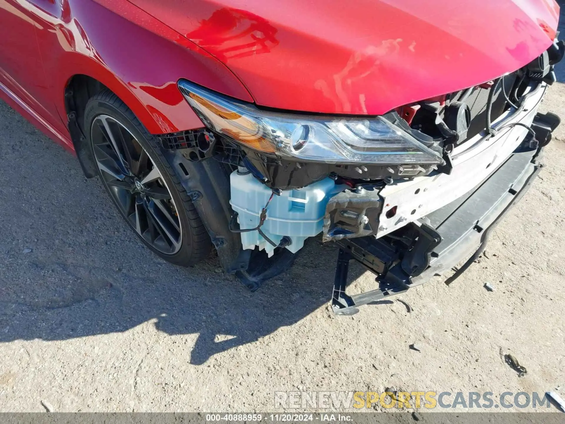 6 Photograph of a damaged car 4T1B61HK9KU275585 TOYOTA CAMRY 2019