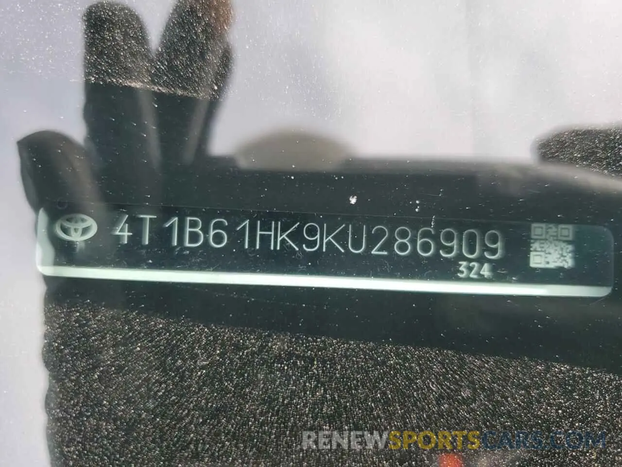 14 Photograph of a damaged car 4T1B61HK9KU286909 TOYOTA CAMRY 2019