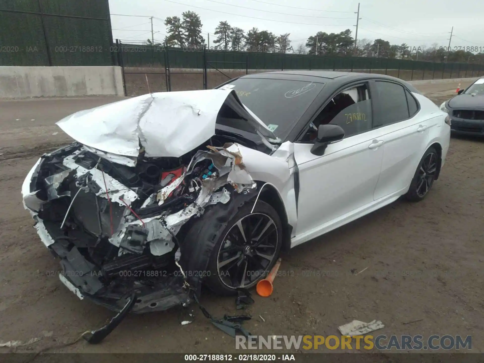 2 Photograph of a damaged car 4T1B61HK9KU289454 TOYOTA CAMRY 2019