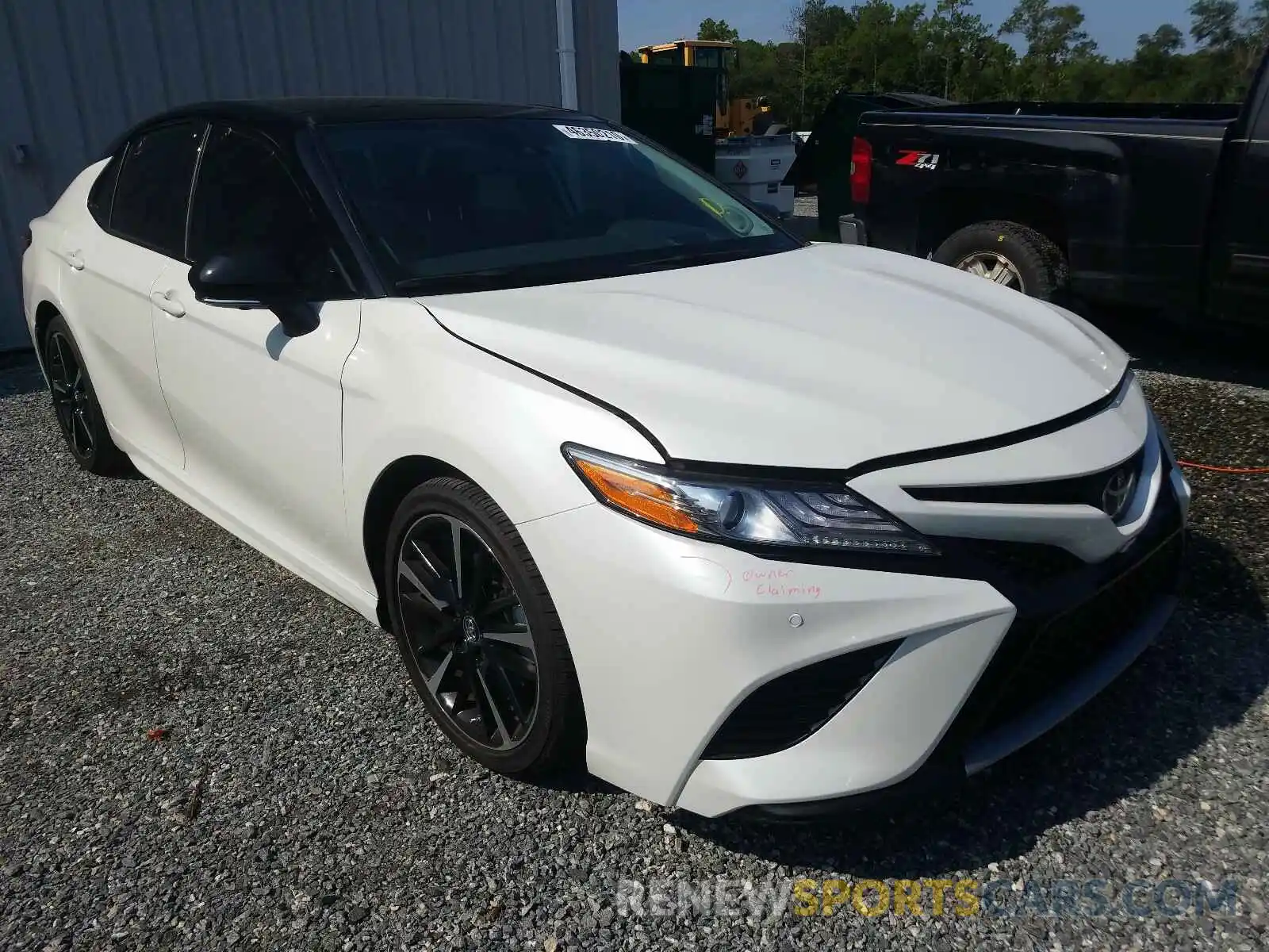 1 Photograph of a damaged car 4T1B61HK9KU290927 TOYOTA CAMRY 2019