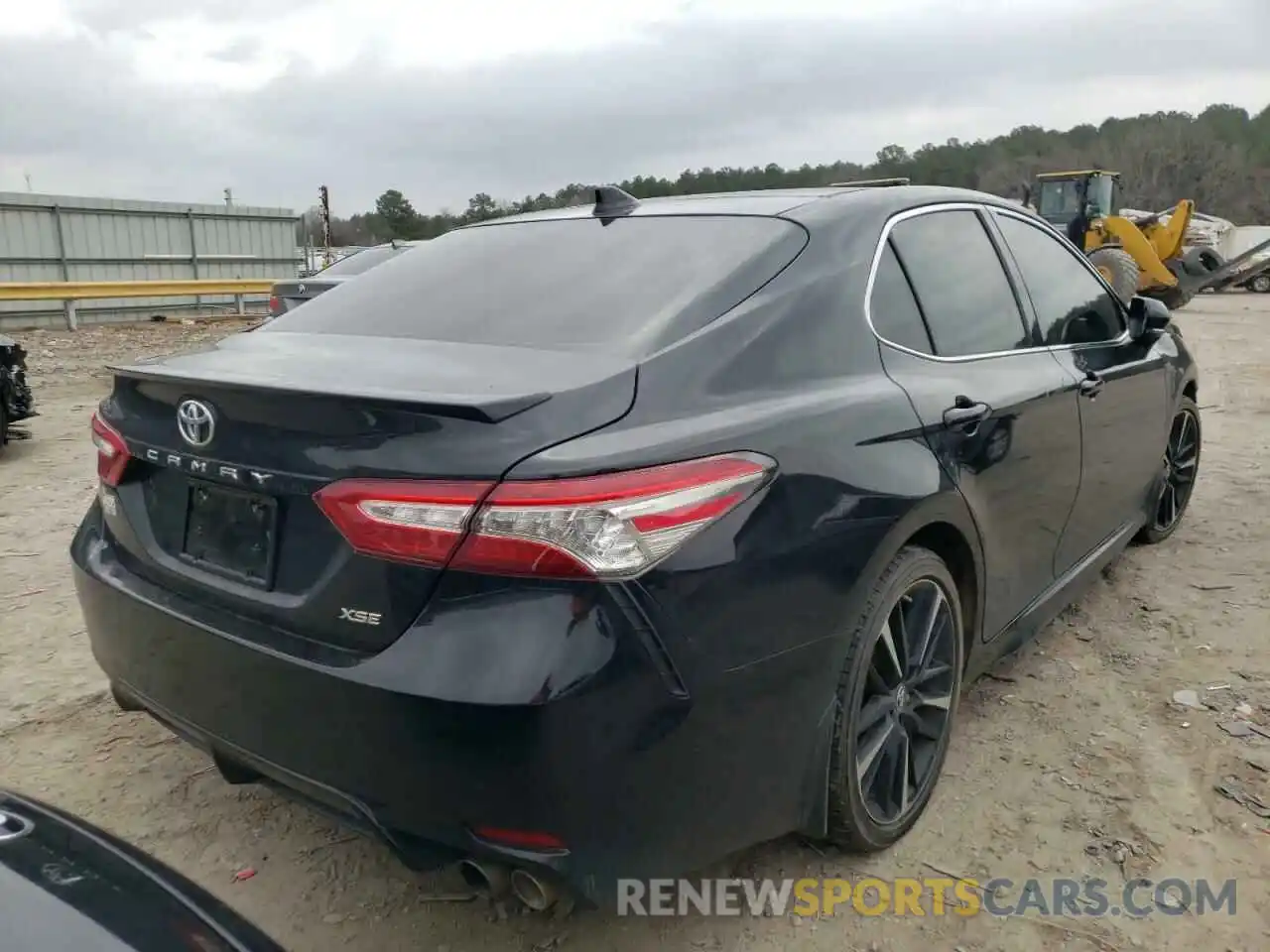 4 Photograph of a damaged car 4T1B61HK9KU293536 TOYOTA CAMRY 2019