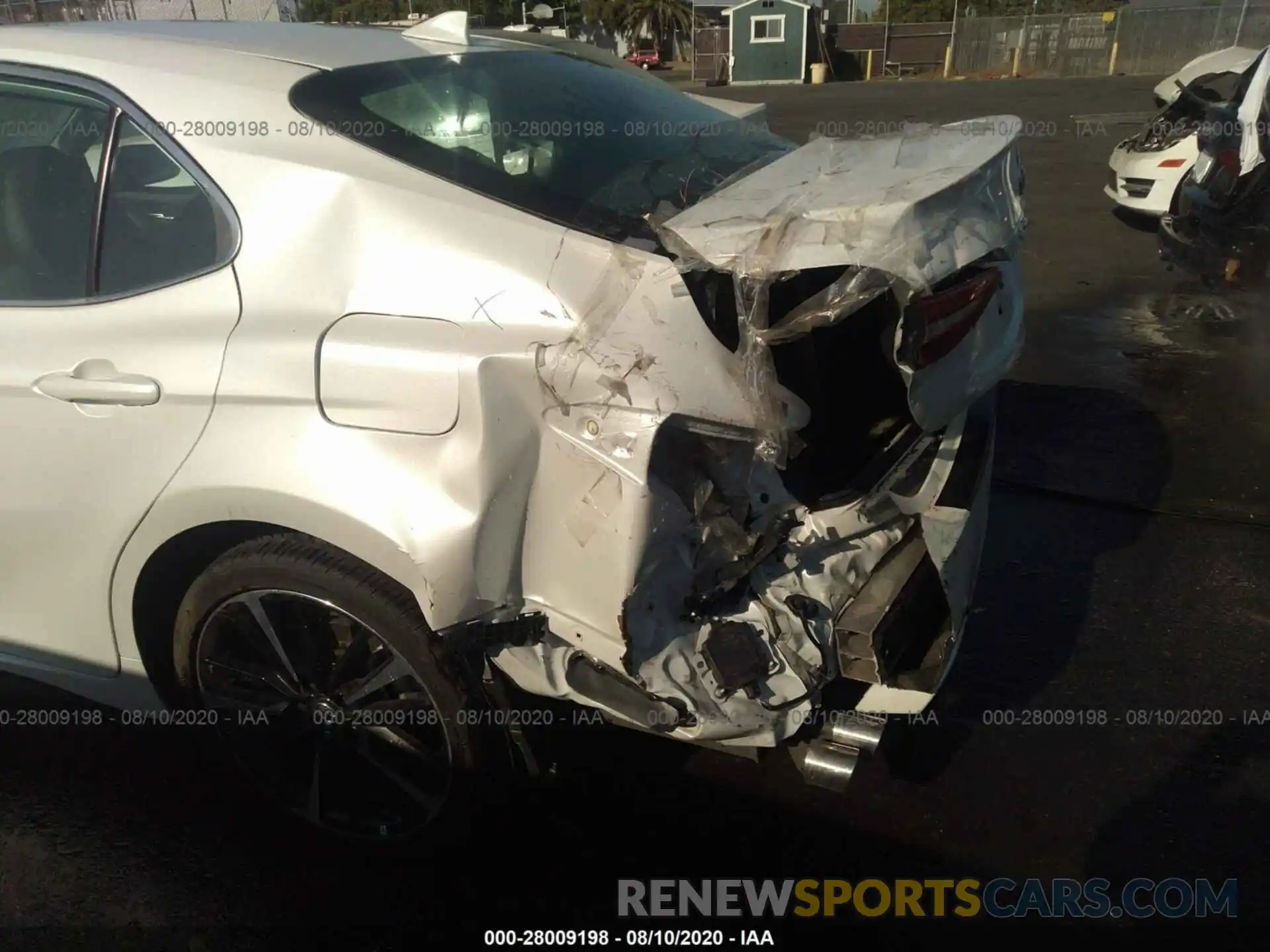 6 Photograph of a damaged car 4T1B61HK9KU685657 TOYOTA CAMRY 2019