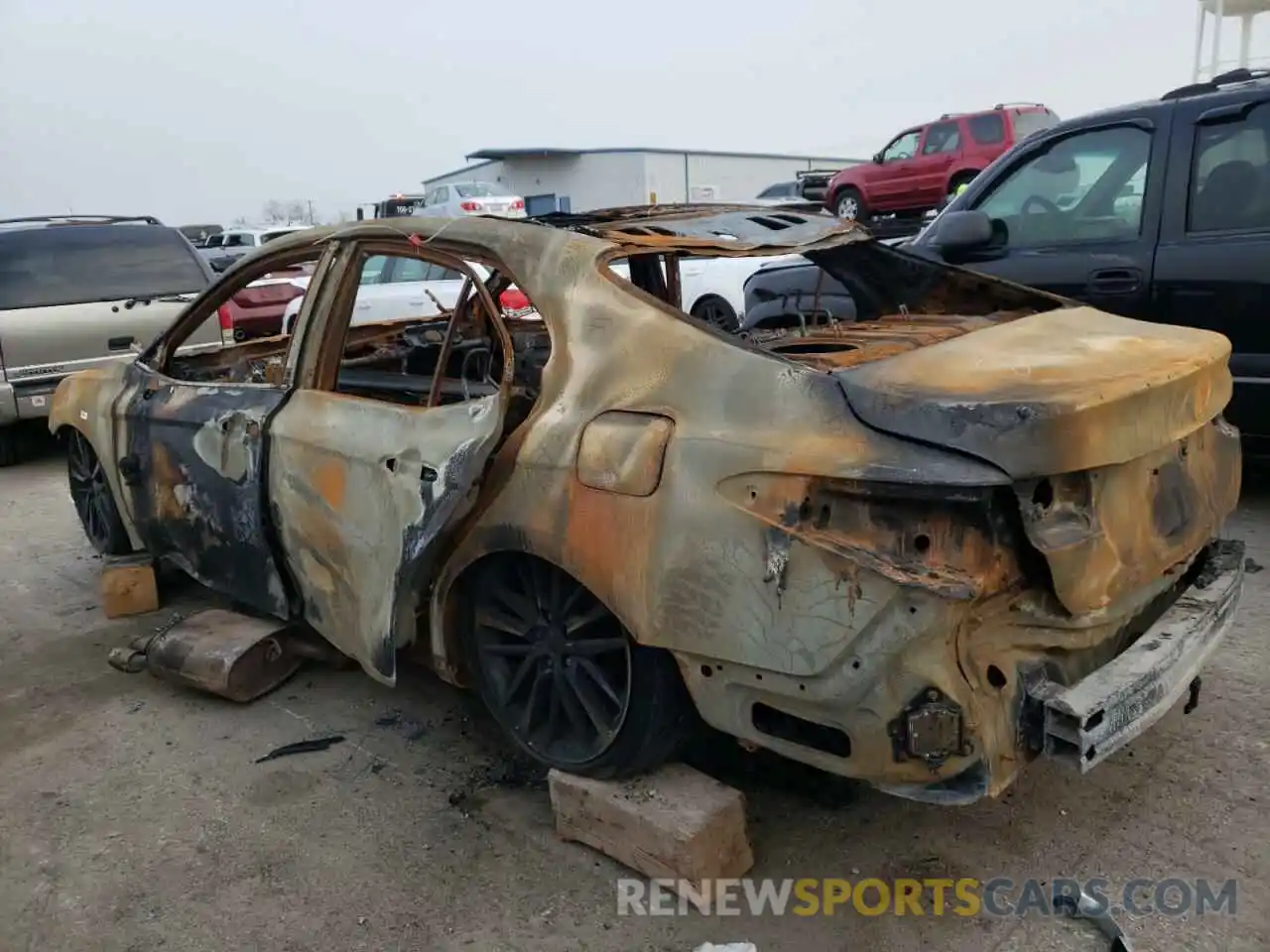 3 Photograph of a damaged car 4T1B61HK9KU703168 TOYOTA CAMRY 2019