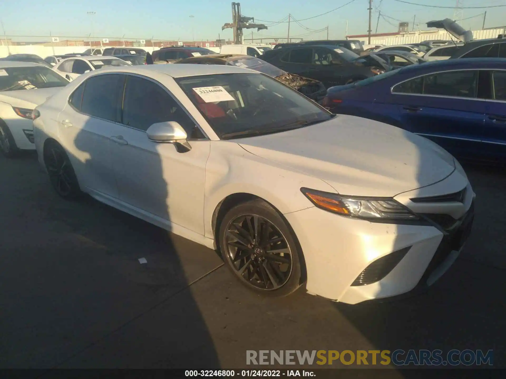 1 Photograph of a damaged car 4T1B61HK9KU720732 TOYOTA CAMRY 2019