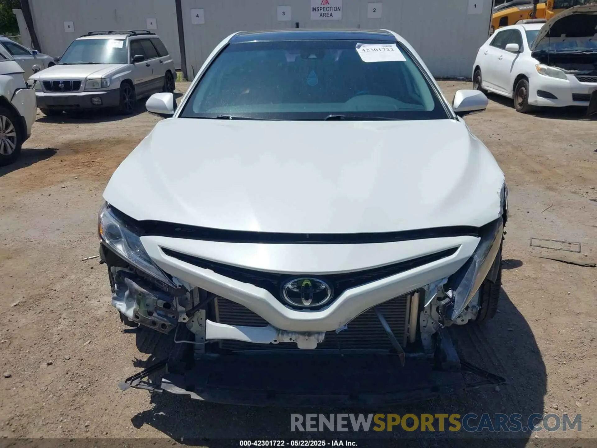 13 Photograph of a damaged car 4T1B61HK9KU730743 TOYOTA CAMRY 2019
