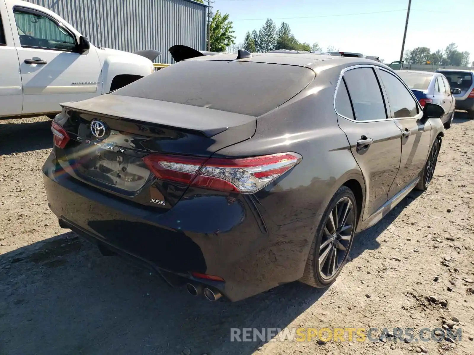 4 Photograph of a damaged car 4T1B61HK9KU735991 TOYOTA CAMRY 2019