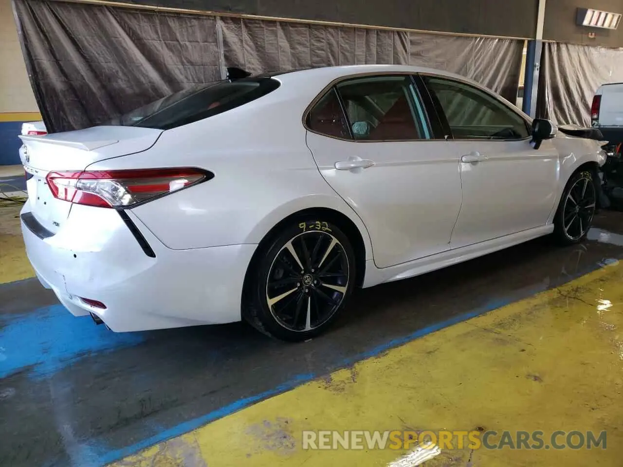 3 Photograph of a damaged car 4T1B61HK9KU738700 TOYOTA CAMRY 2019