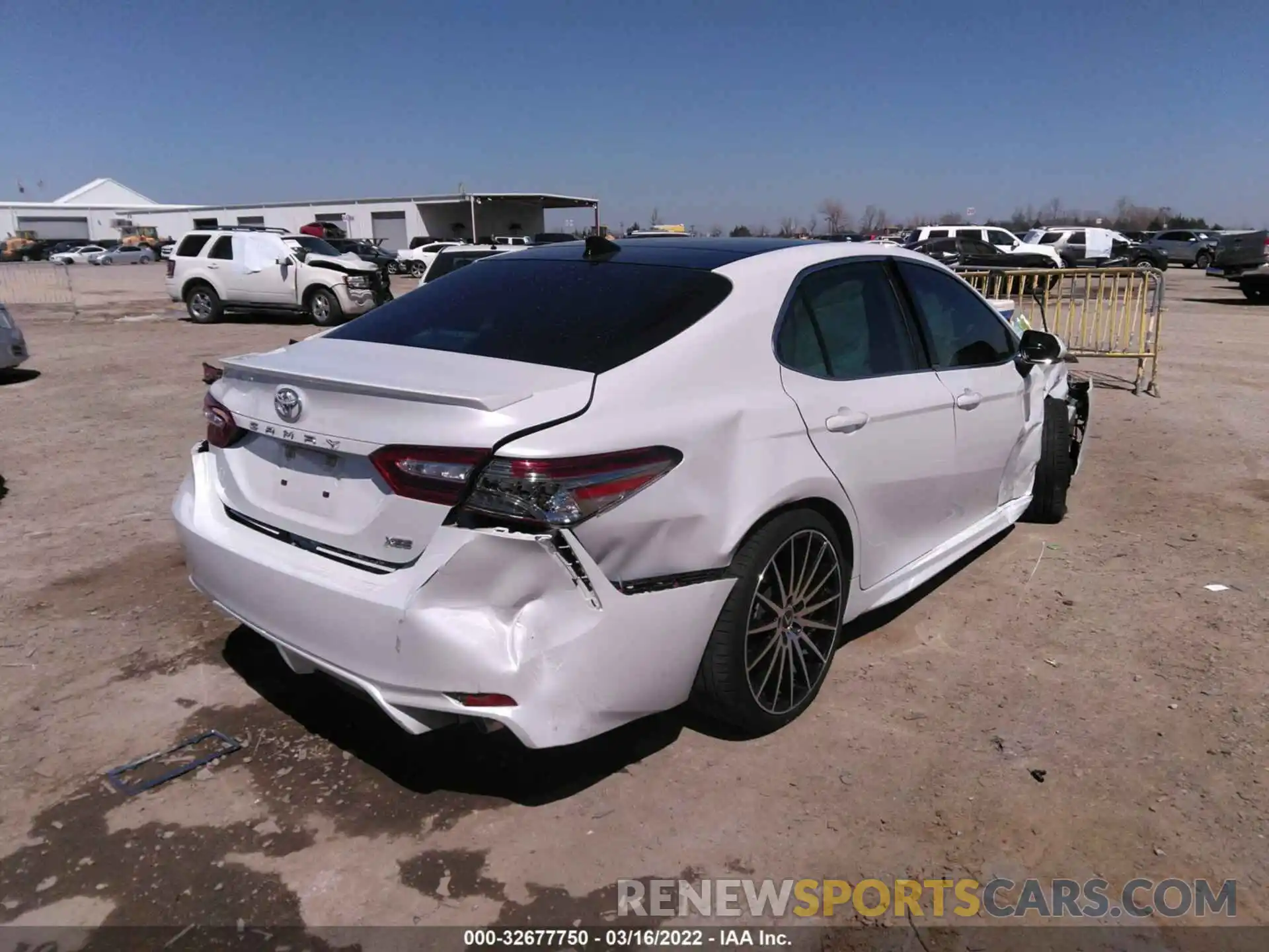 4 Photograph of a damaged car 4T1B61HK9KU743945 TOYOTA CAMRY 2019