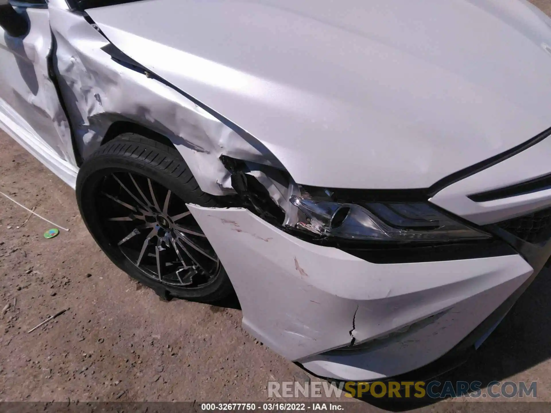 6 Photograph of a damaged car 4T1B61HK9KU743945 TOYOTA CAMRY 2019