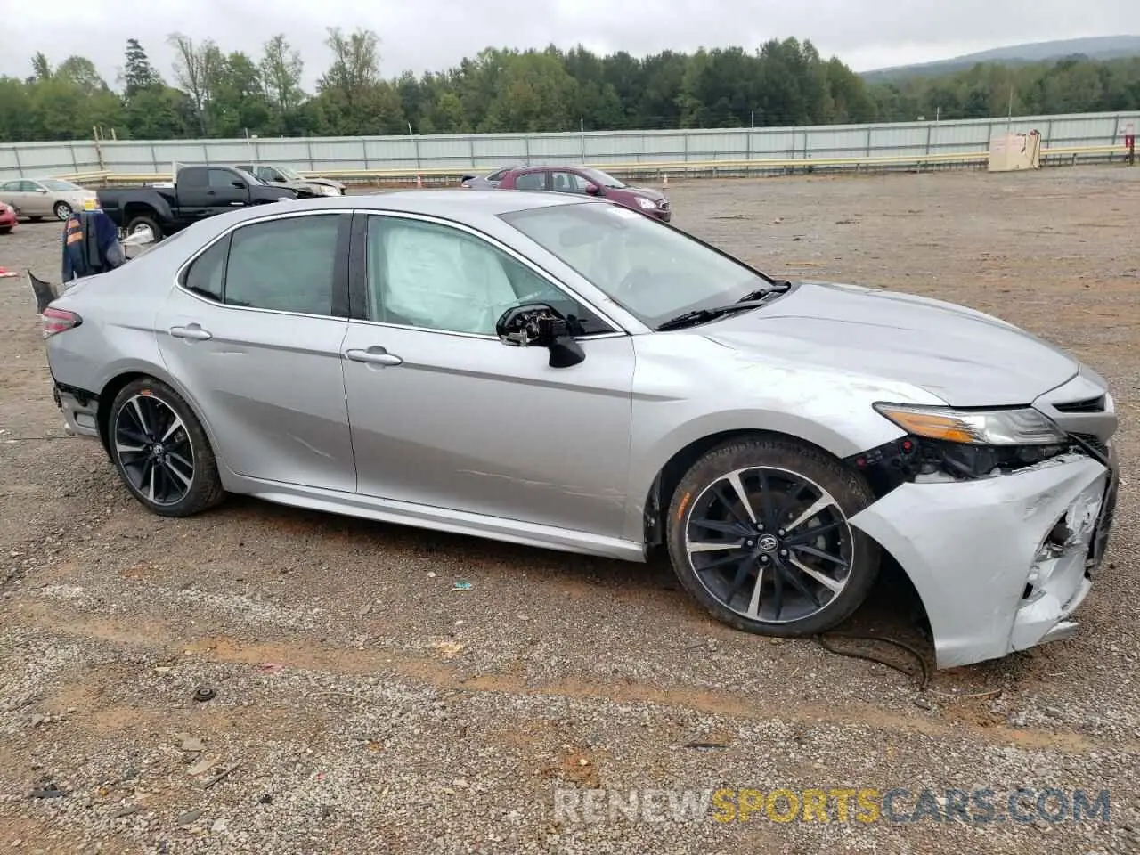 4 Photograph of a damaged car 4T1B61HK9KU754458 TOYOTA CAMRY 2019