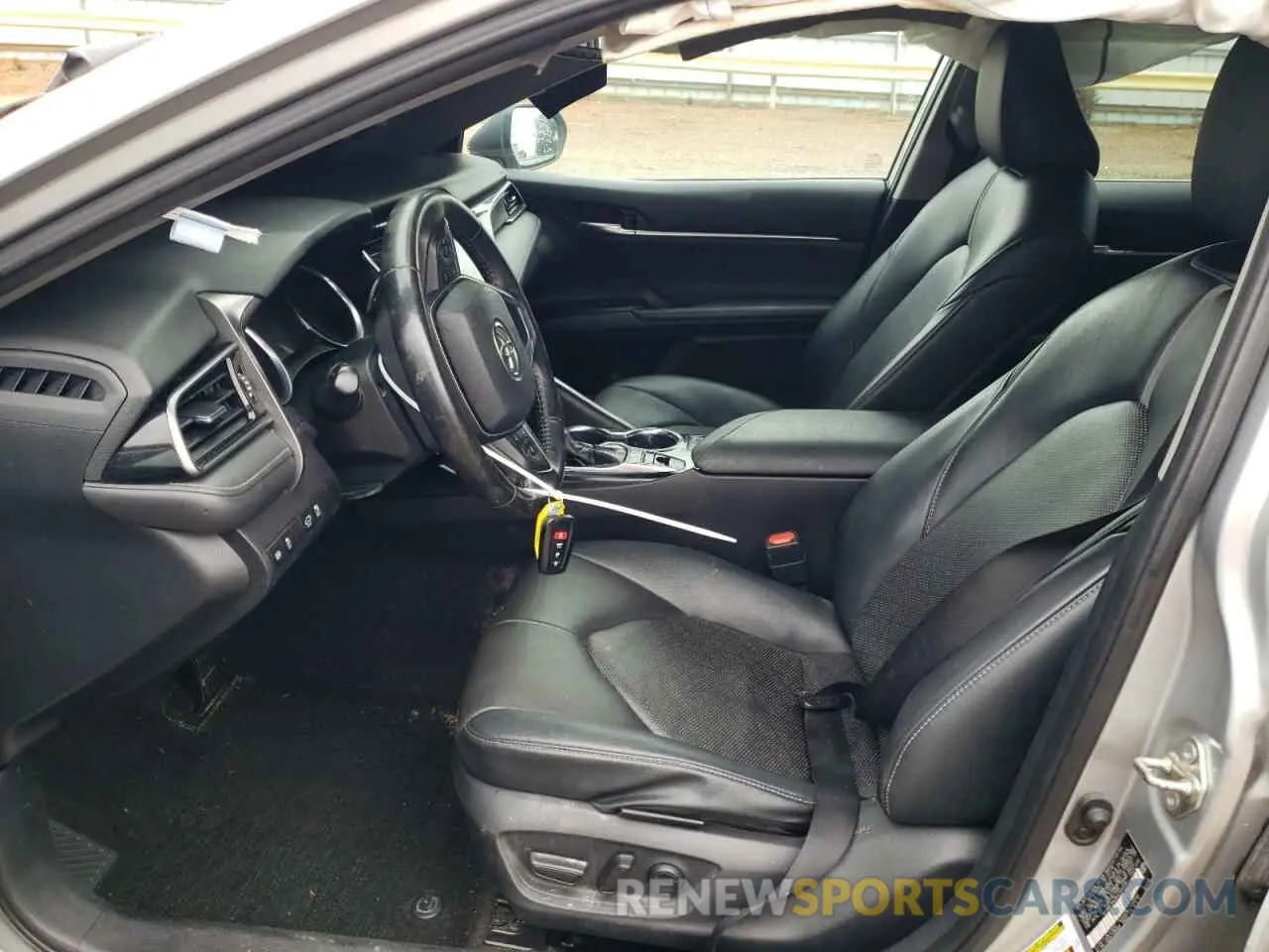 7 Photograph of a damaged car 4T1B61HK9KU754458 TOYOTA CAMRY 2019