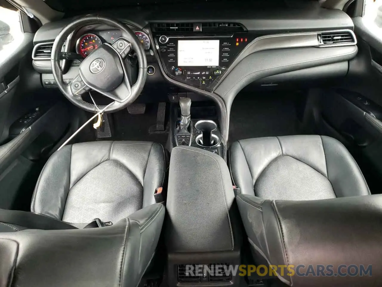 8 Photograph of a damaged car 4T1B61HK9KU754458 TOYOTA CAMRY 2019