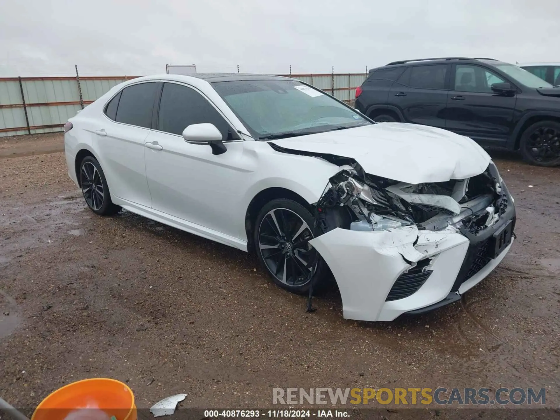 1 Photograph of a damaged car 4T1B61HK9KU764522 TOYOTA CAMRY 2019