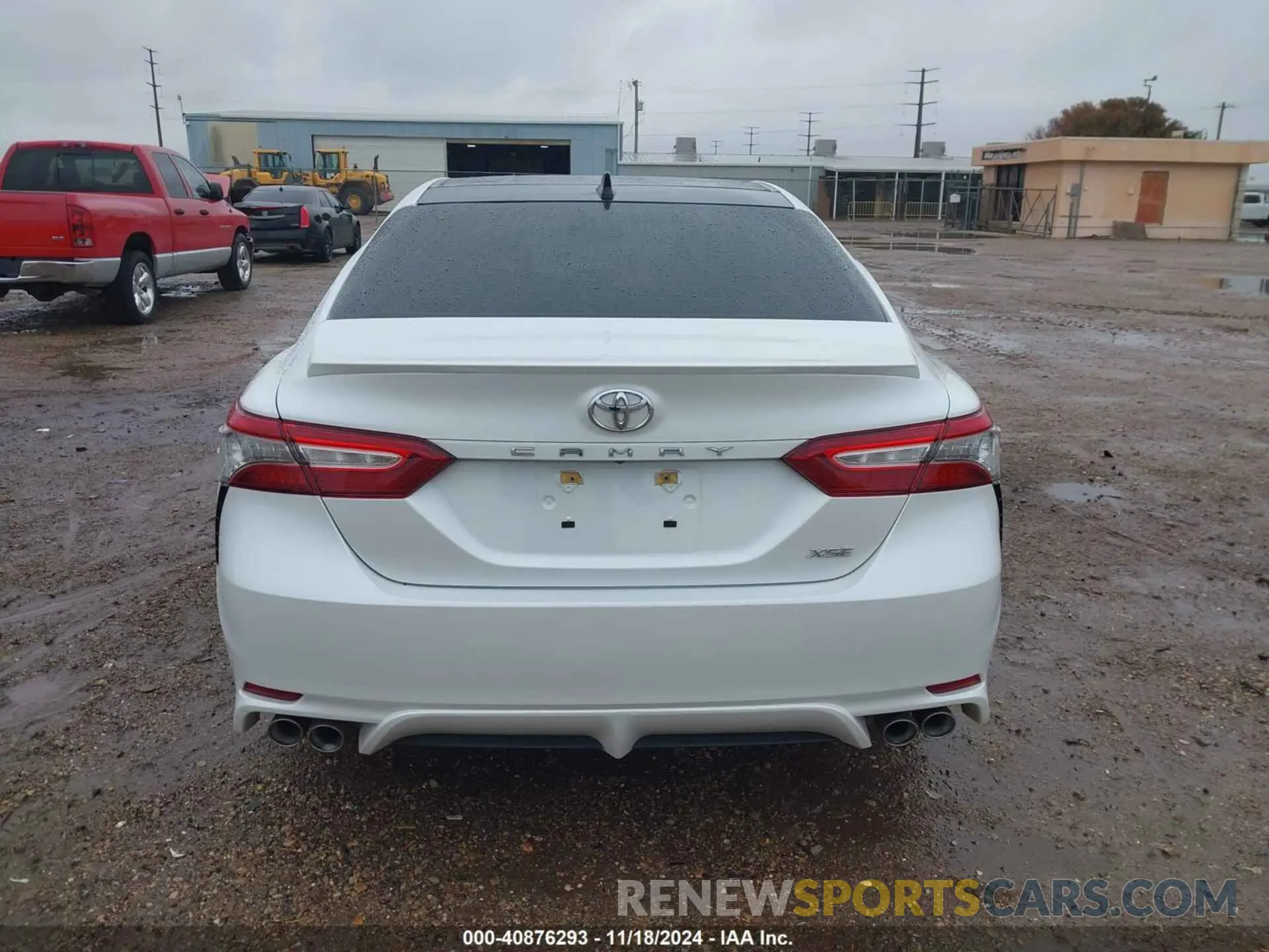 17 Photograph of a damaged car 4T1B61HK9KU764522 TOYOTA CAMRY 2019