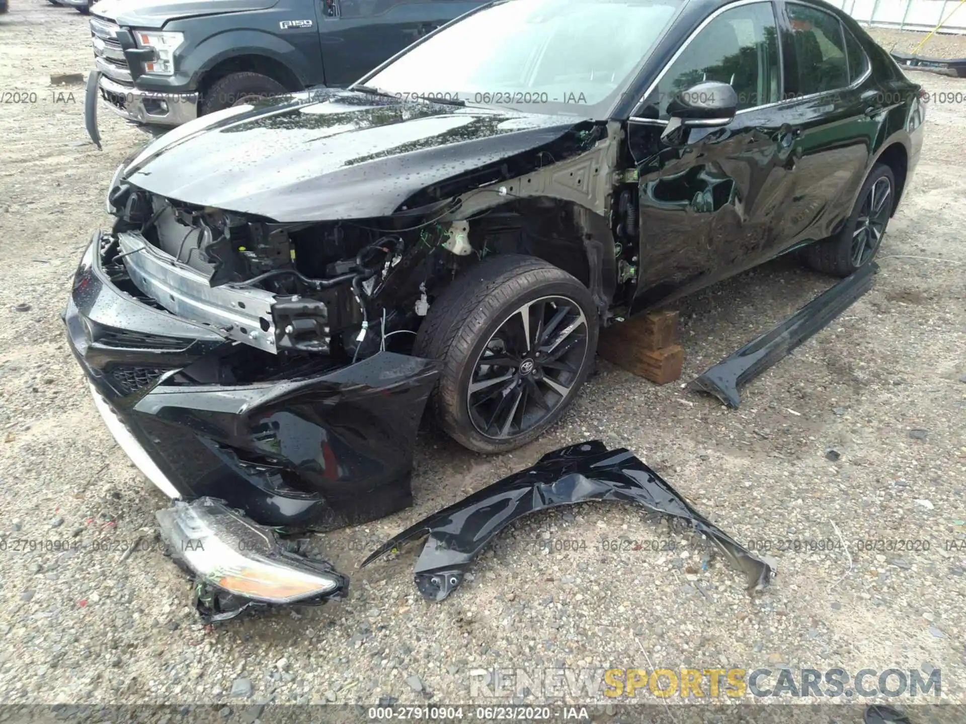 6 Photograph of a damaged car 4T1B61HK9KU780607 TOYOTA CAMRY 2019