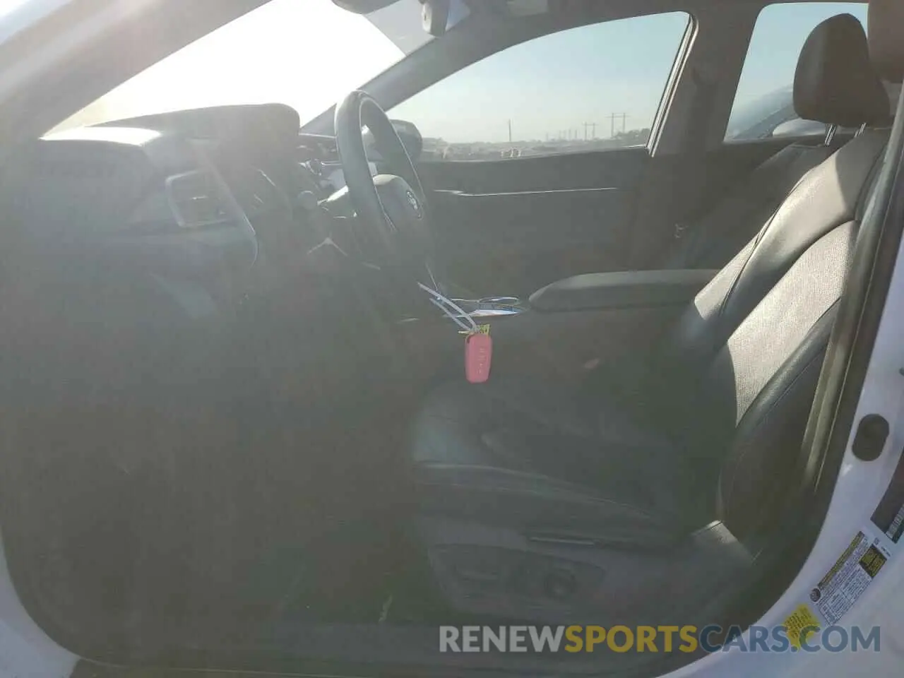 7 Photograph of a damaged car 4T1B61HK9KU794944 TOYOTA CAMRY 2019