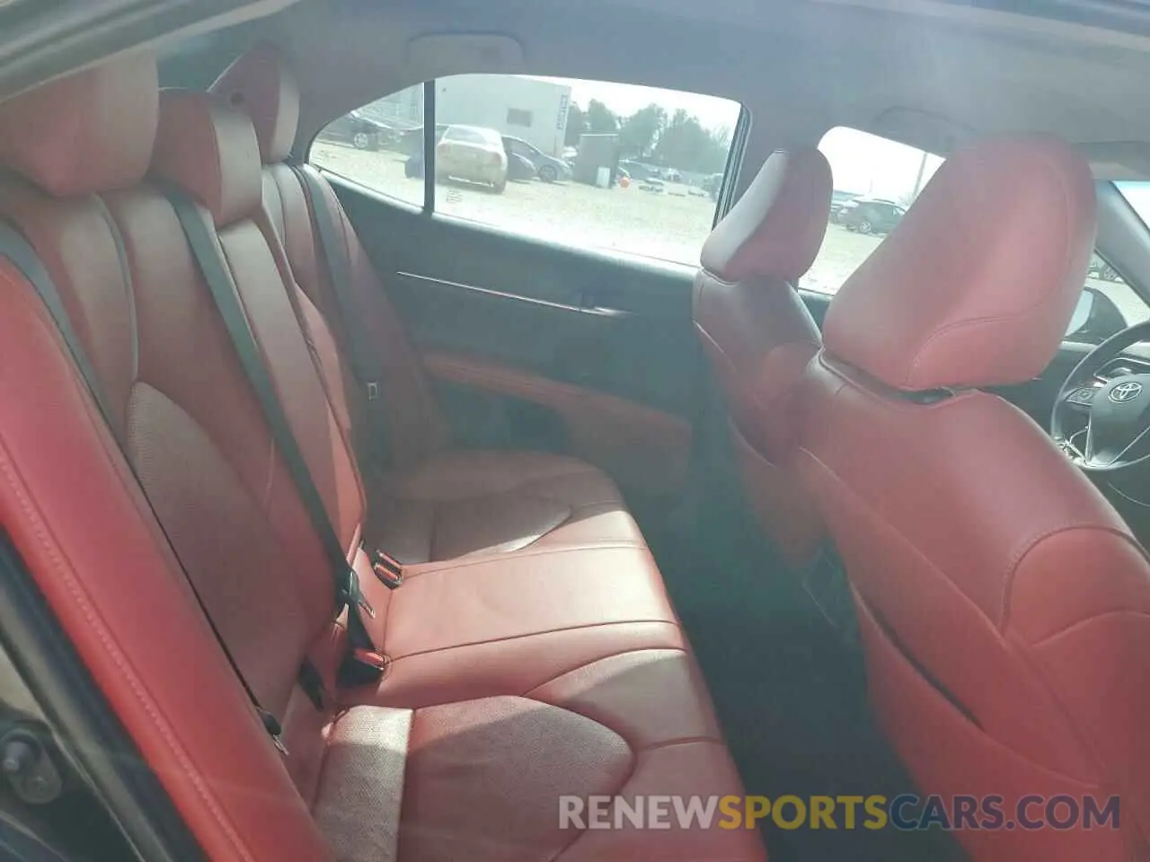 10 Photograph of a damaged car 4T1B61HK9KU825030 TOYOTA CAMRY 2019