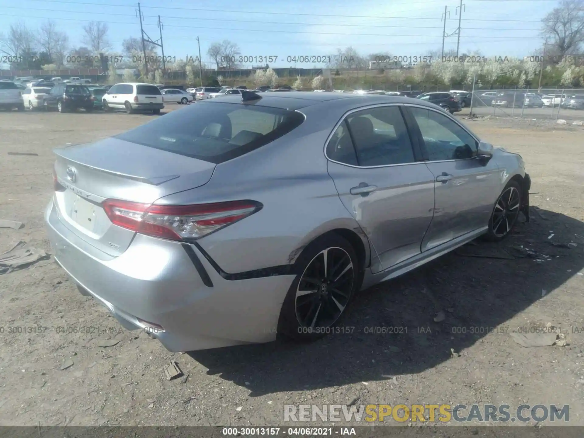 4 Photograph of a damaged car 4T1B61HK9KU828297 TOYOTA CAMRY 2019