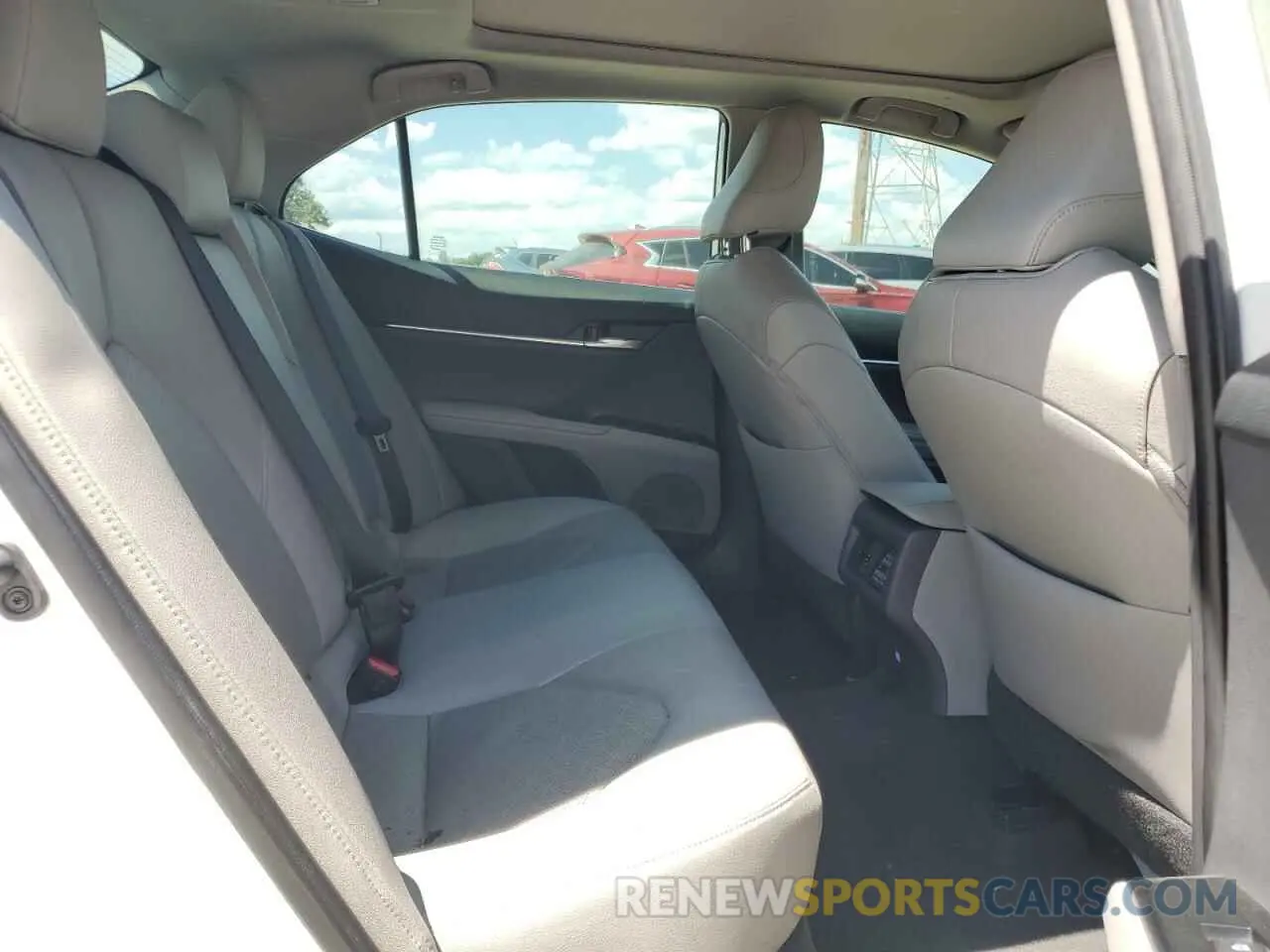 10 Photograph of a damaged car 4T1B61HK9KU829174 TOYOTA CAMRY 2019