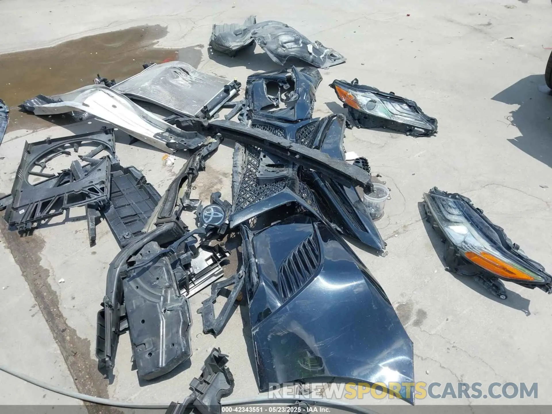 12 Photograph of a damaged car 4T1B61HK9KU837582 TOYOTA CAMRY 2019