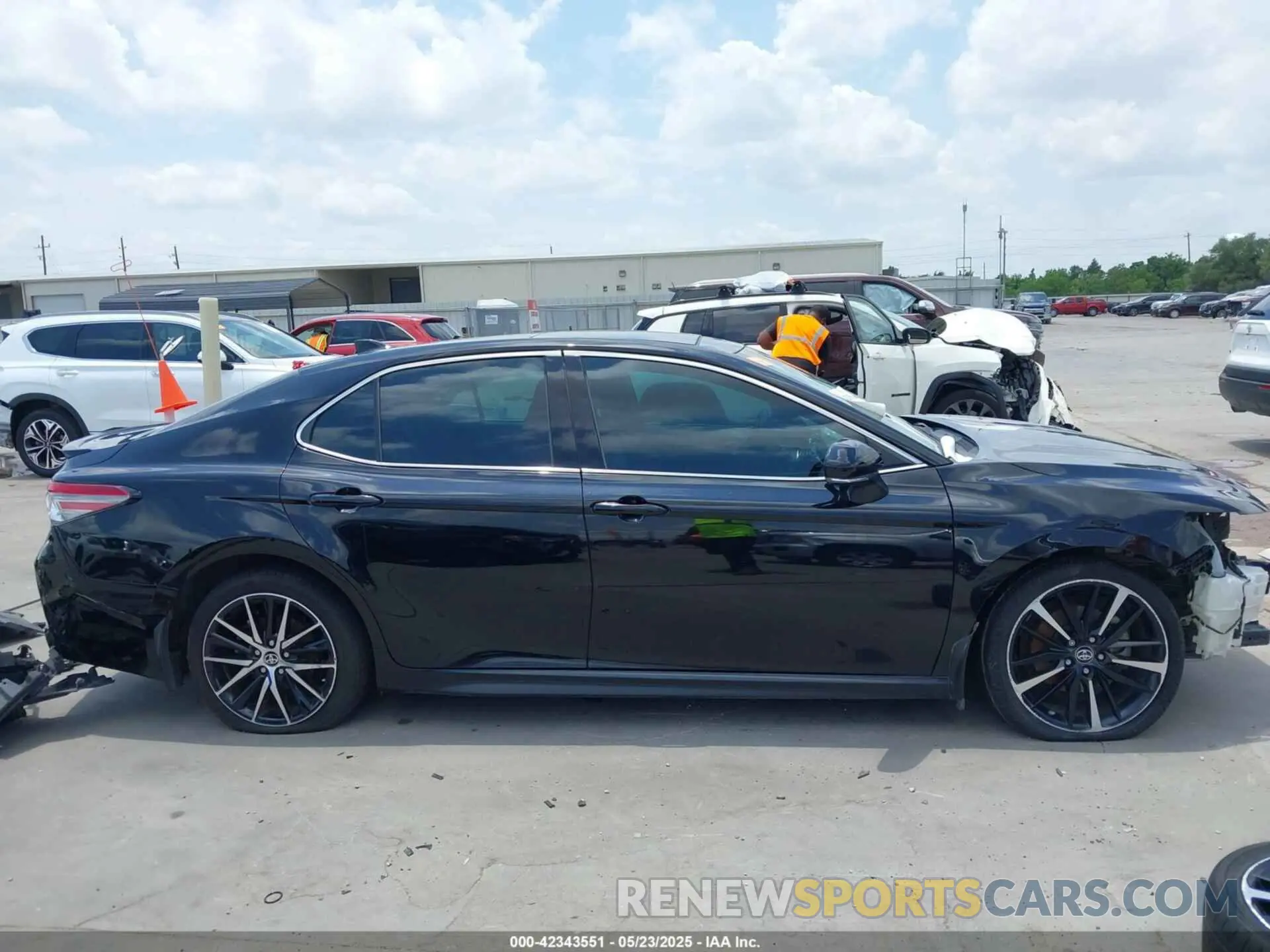14 Photograph of a damaged car 4T1B61HK9KU837582 TOYOTA CAMRY 2019