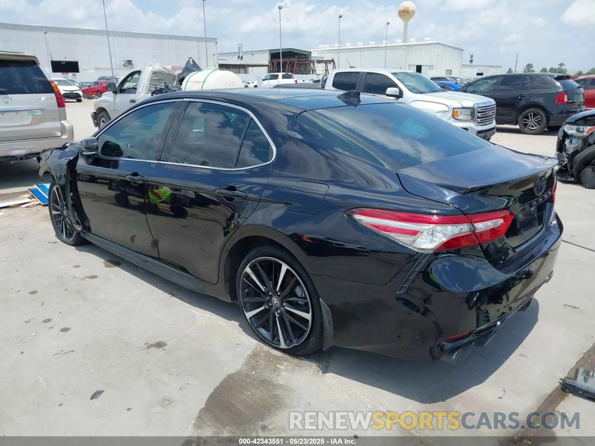 3 Photograph of a damaged car 4T1B61HK9KU837582 TOYOTA CAMRY 2019