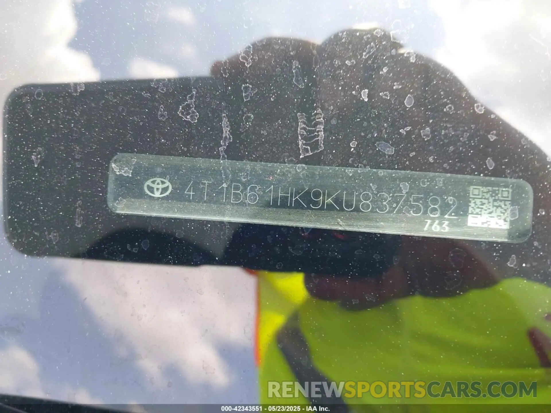 9 Photograph of a damaged car 4T1B61HK9KU837582 TOYOTA CAMRY 2019