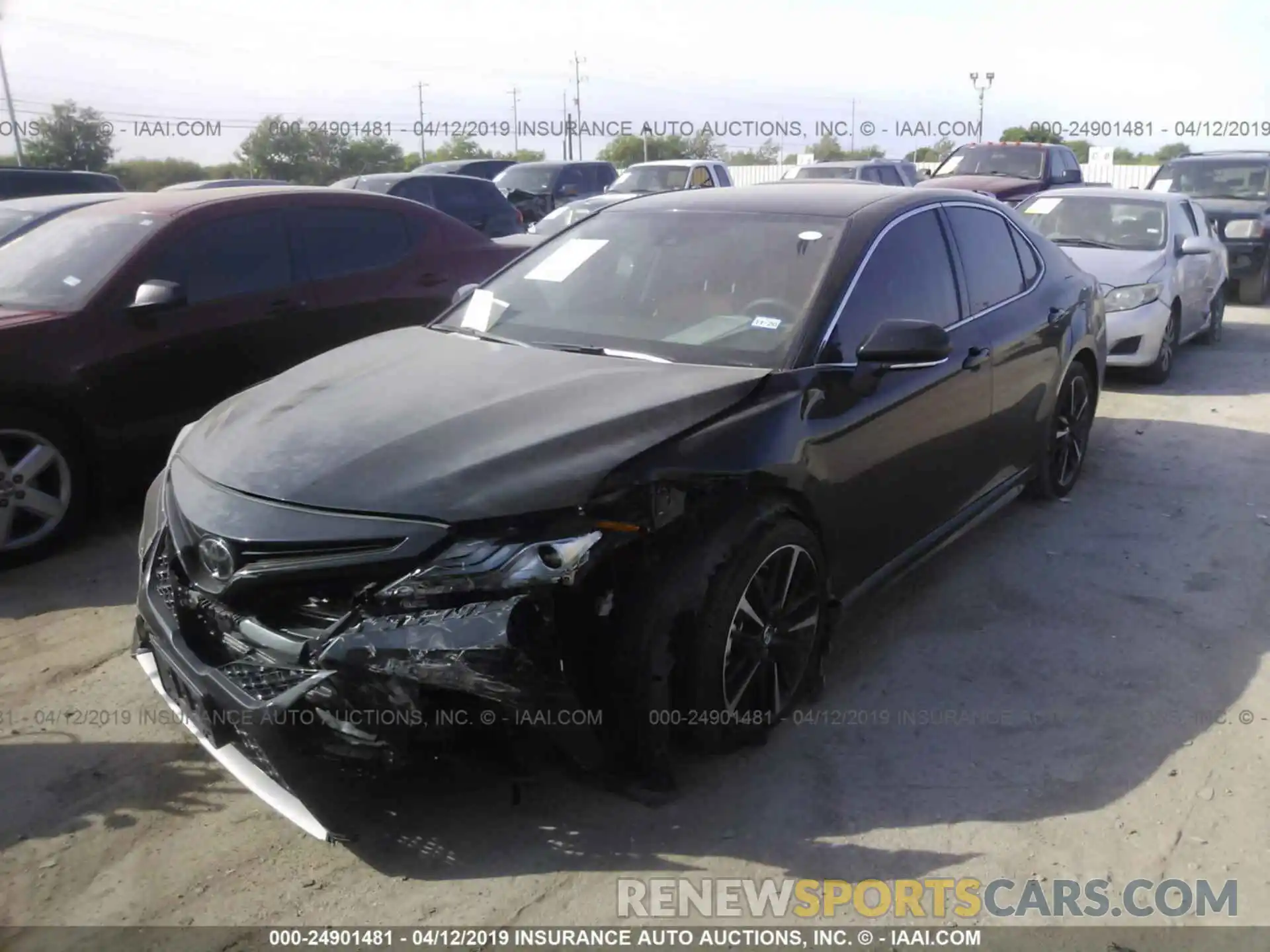 2 Photograph of a damaged car 4T1B61HKXKU165080 TOYOTA CAMRY 2019