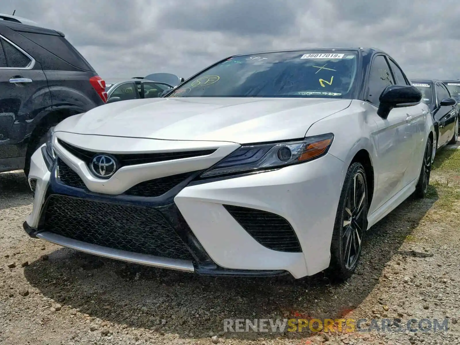 2 Photograph of a damaged car 4T1B61HKXKU193459 TOYOTA CAMRY 2019