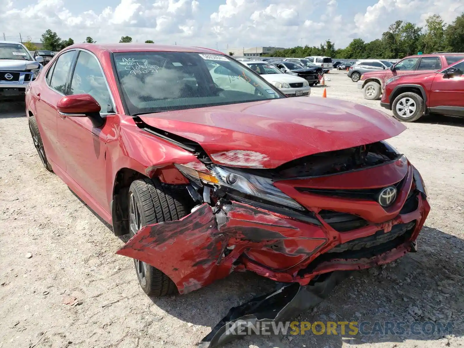 1 Photograph of a damaged car 4T1B61HKXKU196474 TOYOTA CAMRY 2019