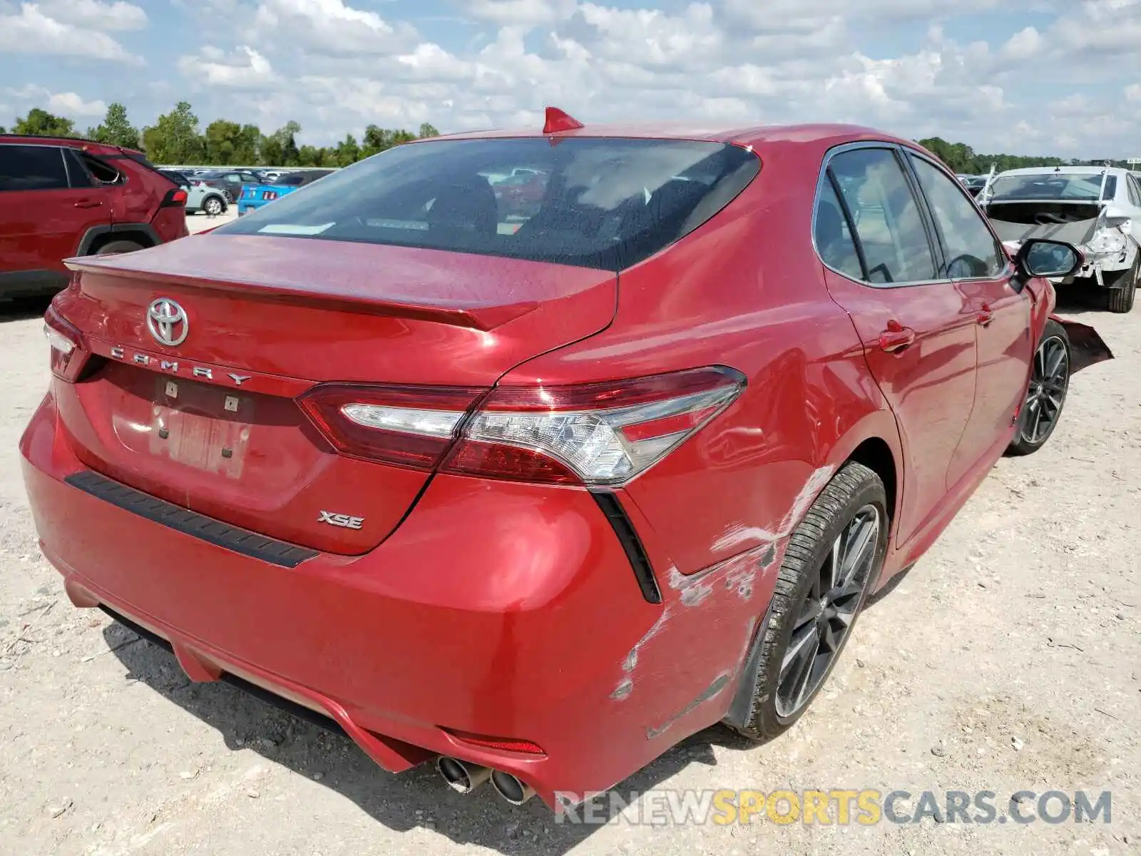 4 Photograph of a damaged car 4T1B61HKXKU196474 TOYOTA CAMRY 2019