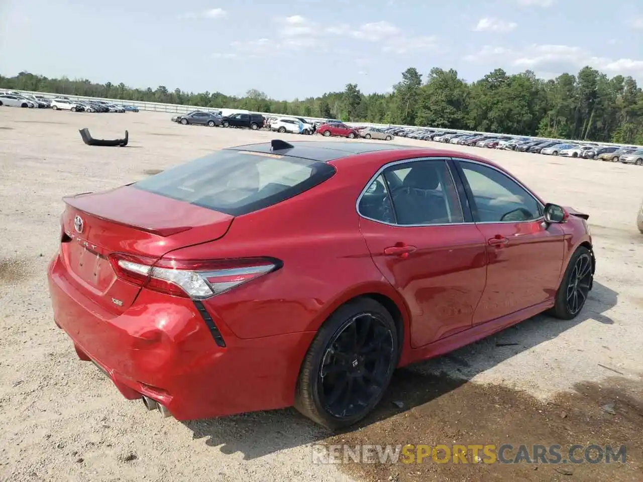 4 Photograph of a damaged car 4T1B61HKXKU202760 TOYOTA CAMRY 2019