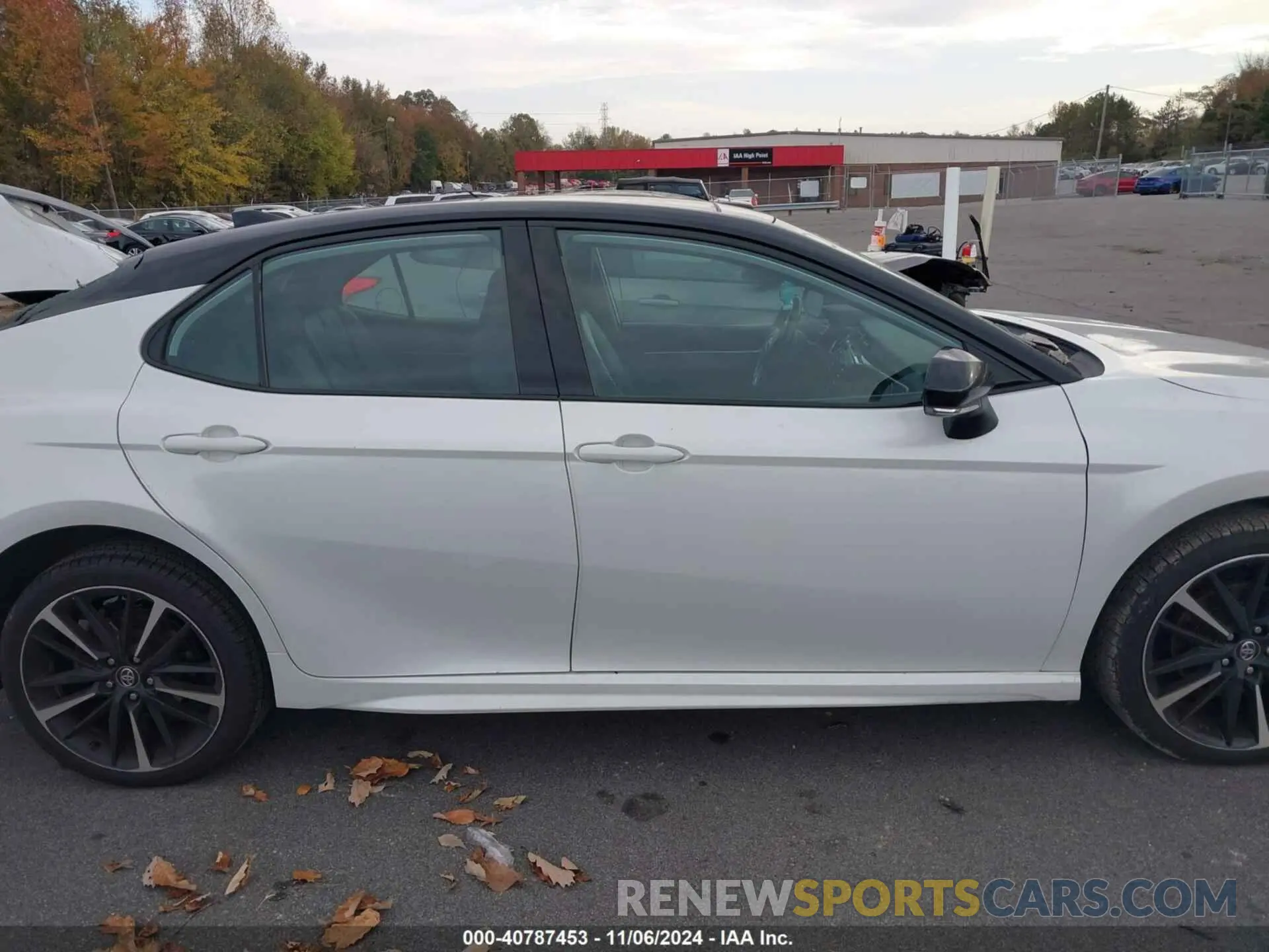 13 Photograph of a damaged car 4T1B61HKXKU204721 TOYOTA CAMRY 2019
