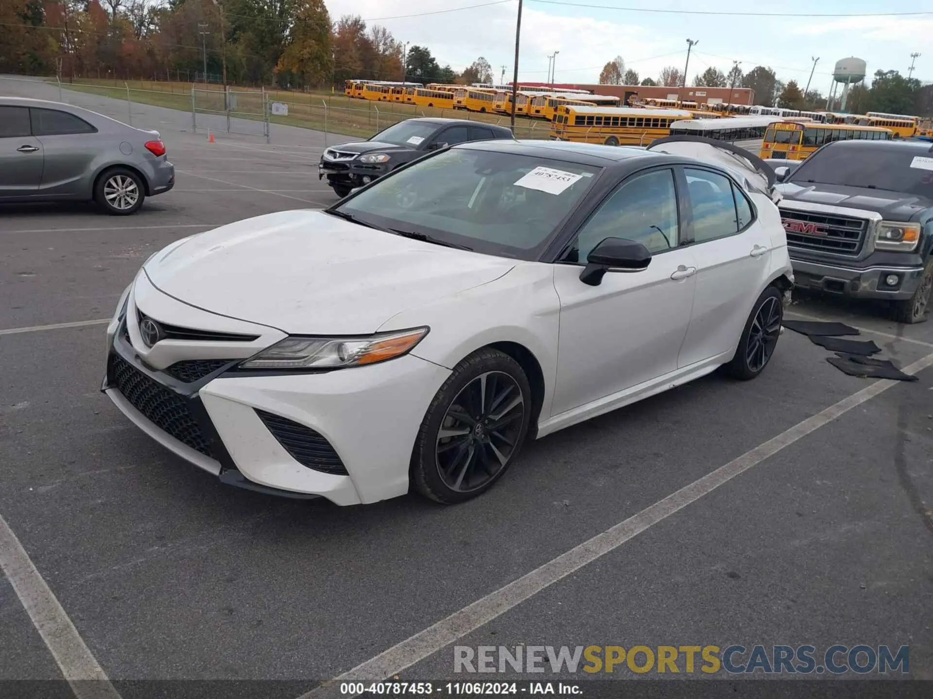 2 Photograph of a damaged car 4T1B61HKXKU204721 TOYOTA CAMRY 2019