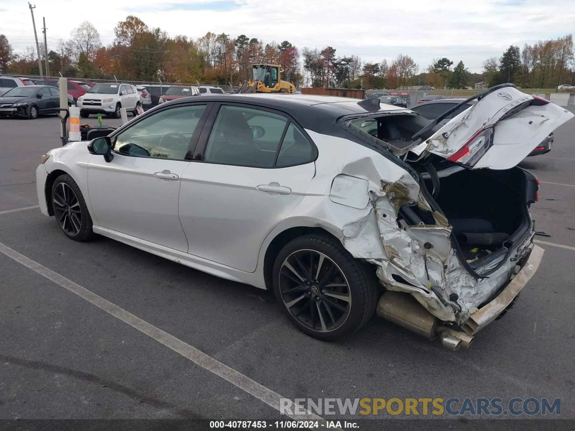 3 Photograph of a damaged car 4T1B61HKXKU204721 TOYOTA CAMRY 2019
