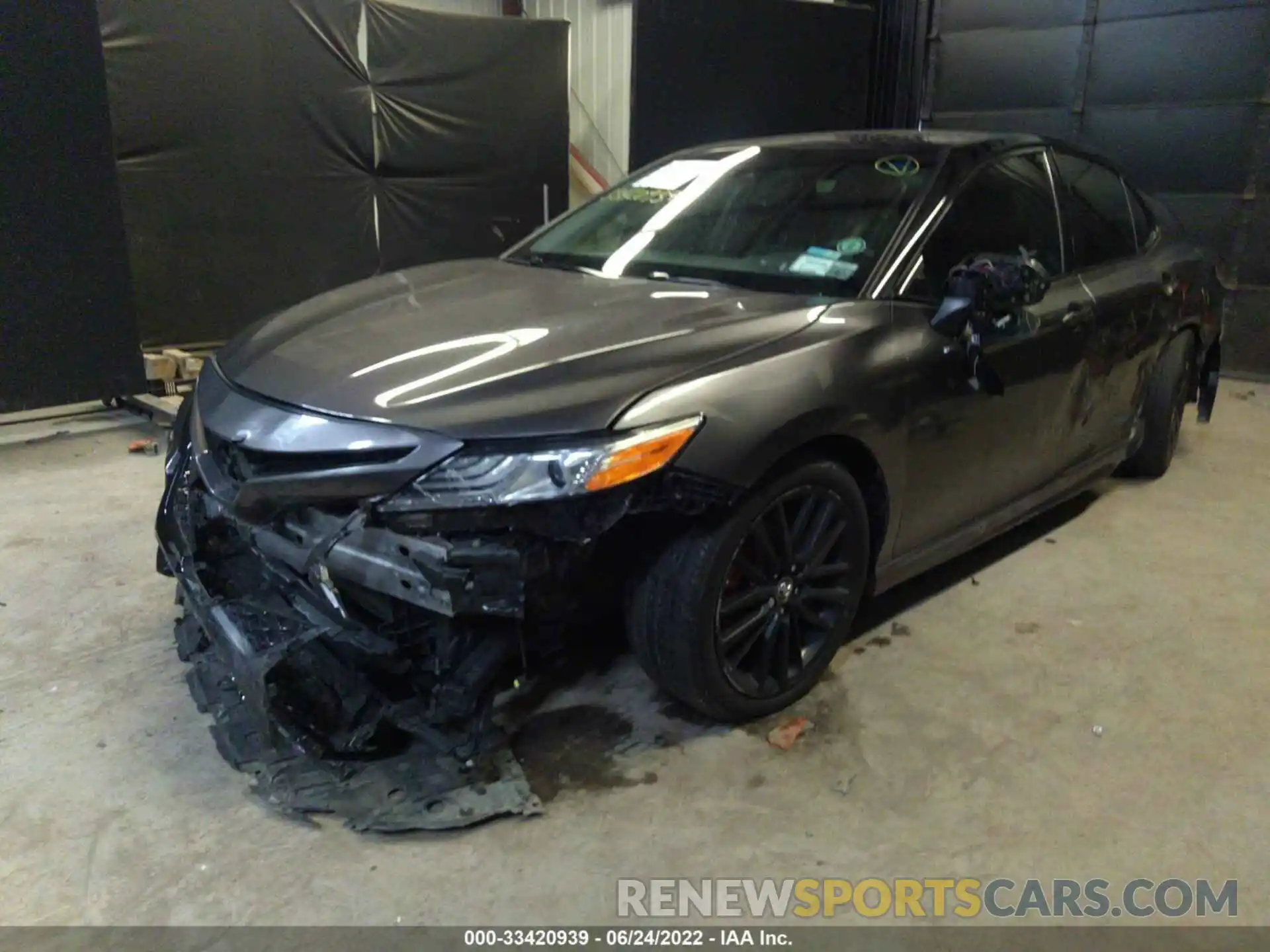 2 Photograph of a damaged car 4T1B61HKXKU207179 TOYOTA CAMRY 2019