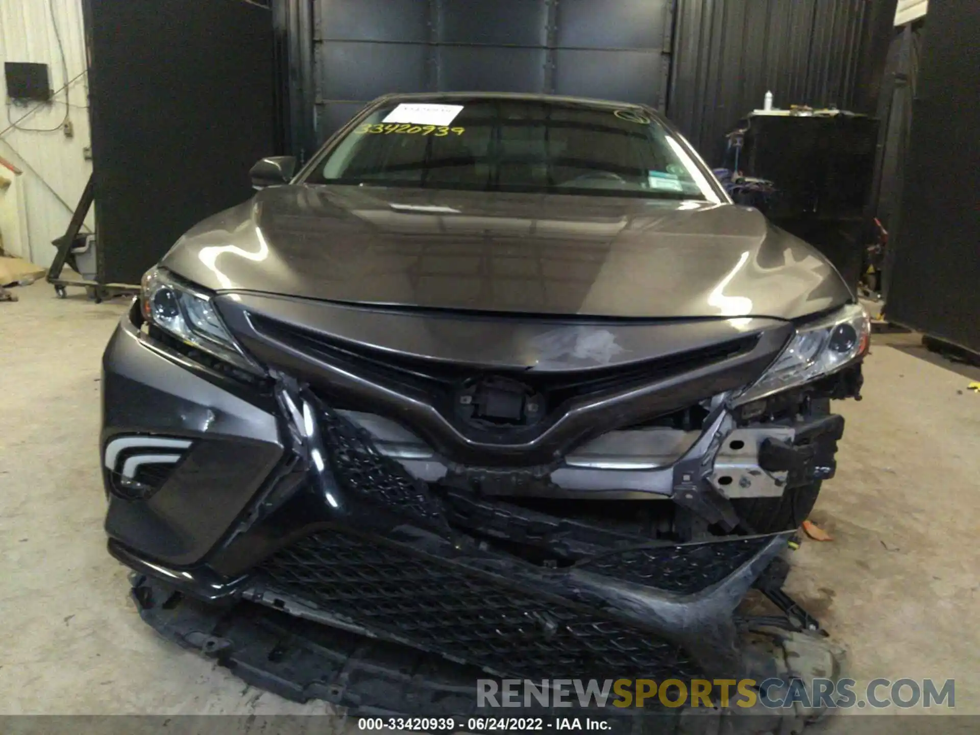 6 Photograph of a damaged car 4T1B61HKXKU207179 TOYOTA CAMRY 2019