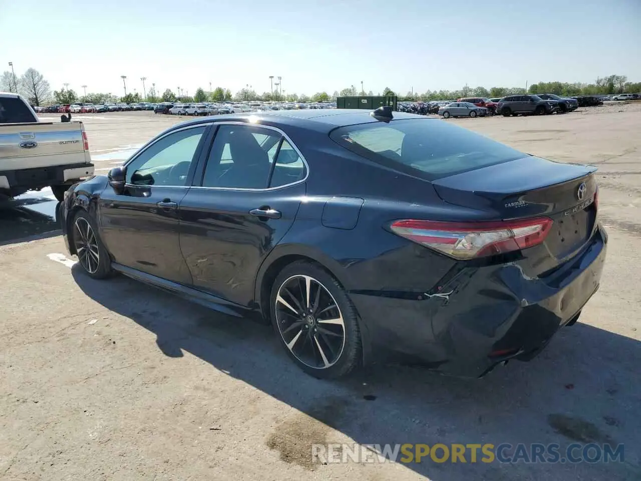 2 Photograph of a damaged car 4T1B61HKXKU240473 TOYOTA CAMRY 2019