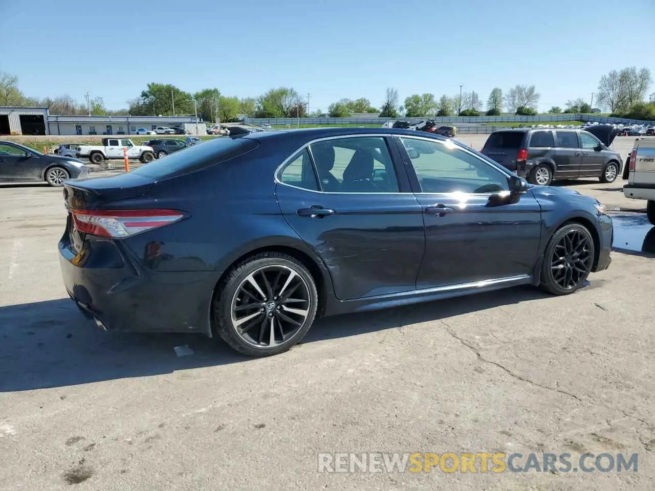 3 Photograph of a damaged car 4T1B61HKXKU240473 TOYOTA CAMRY 2019