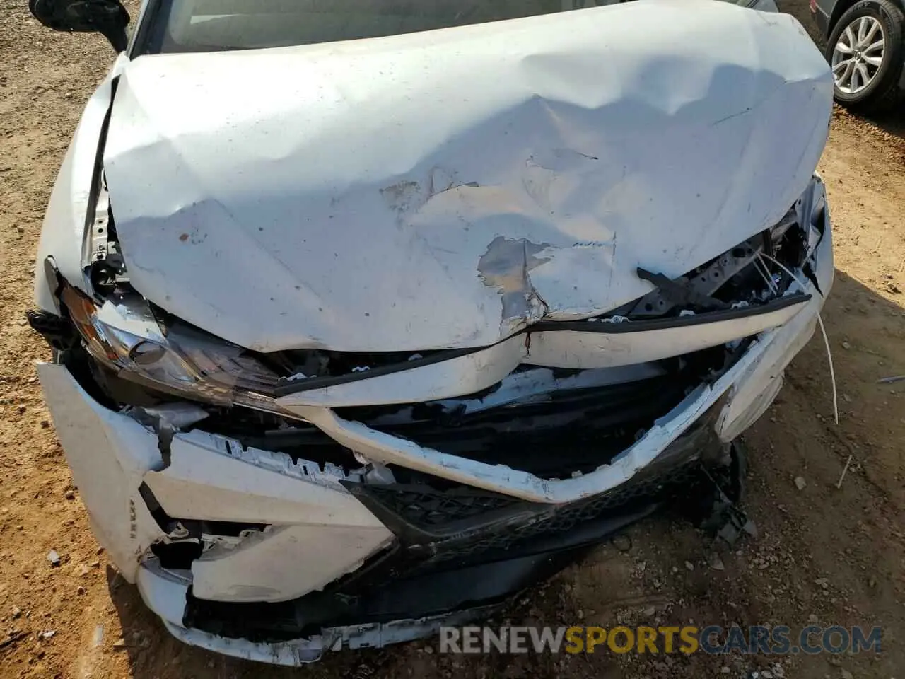 11 Photograph of a damaged car 4T1B61HKXKU252042 TOYOTA CAMRY 2019