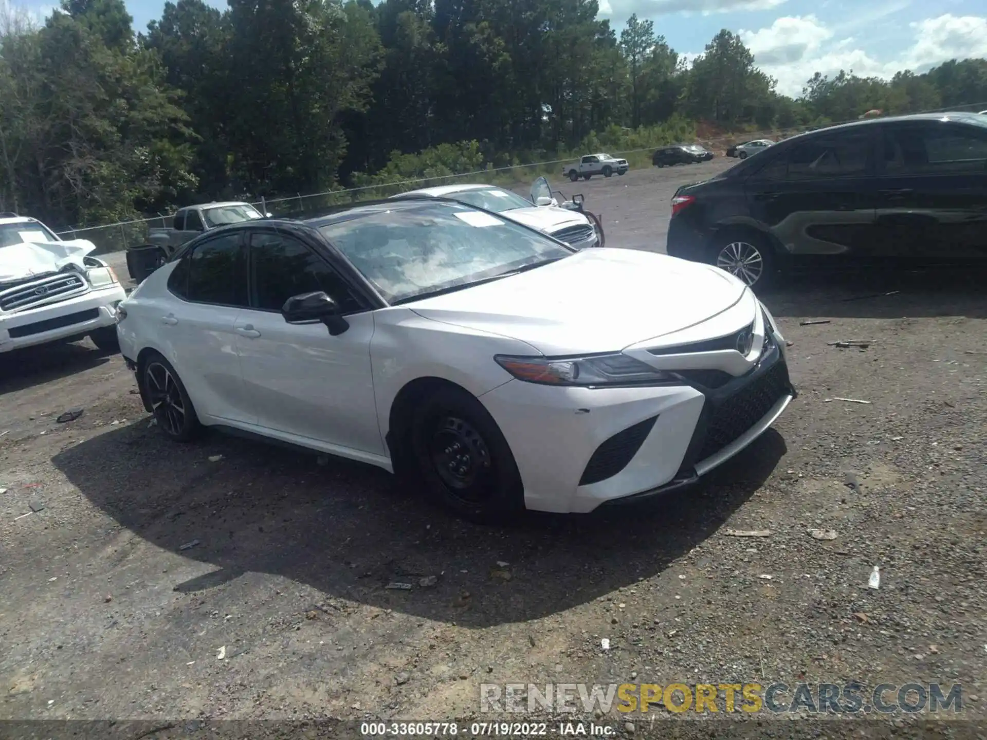 1 Photograph of a damaged car 4T1B61HKXKU280746 TOYOTA CAMRY 2019